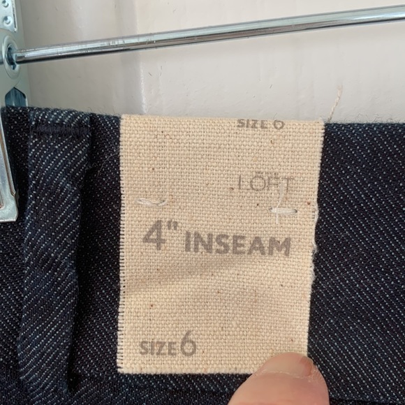 NWT LOFT Dark Rinse 4” Inseam Jean Shorts - Picture 9 of 11